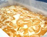 Foto langkah ke 6 dari resep Cherry Tray Bake.