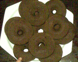 Foto langkah ke 9 dari resep Baked Chocolate Donut.
