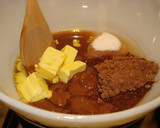 Foto langkah ke 2 dari resep Raisin n Chocolate Torte..