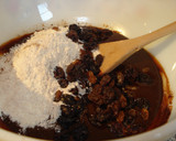 Foto langkah ke 4 dari resep Raisin n Chocolate Torte..