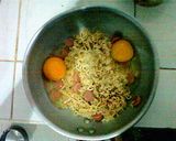 Foto langkah ke 2 dari resep Omelette Mie.