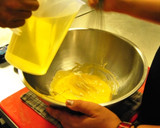 Foto langkah ke 3 dari resep Caesar Dressing.