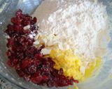 Foto langkah ke 3 dari resep White Chocolate Cranberry cookies.