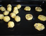 Foto langkah ke 4 dari resep White Chocolate Cranberry cookies.
