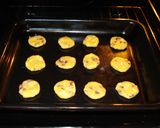 Foto langkah ke 5 dari resep White Chocolate Cranberry cookies.