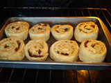 Cinnamon Whirls With Apple And Raisin