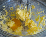 Foto langkah ke 3 dari resep Granny Smith's Sponge.