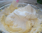 Foto langkah ke 4 dari resep Granny Smith's Sponge.