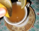 Foto langkah ke 2 dari resep wedang madu lemon.