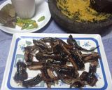 Foto langkah ke 1 dari resep Belut Santan Kuning.