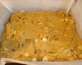 Foto langkah ke 5 dari resep Butterscotch Choc Bars.