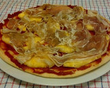 Foto langkah ke 3 dari resep Hawaiian Pizza.