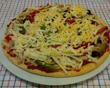 Foto langkah ke 4 dari resep Tuna Veggie Pizza.