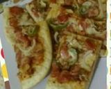 Foto langkah ke 5 dari resep Simple Meat Lover Pizza.