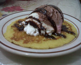 Foto langkah ke 4 dari resep Buttermilk Pancake with Ice Cream.
