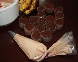 Foto langkah ke 10 dari resep Steam Chocolate Banana Cupcake with Milo Milk Icing.