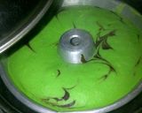 Foto langkah ke 5 dari resep steamed chocho pandan cake.
