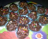 Foto langkah ke 2 dari resep CORNFLAKES DENGAN COKELAT LELEH.