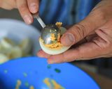 Foto langkah ke 7 dari resep Telur Mata Setan.