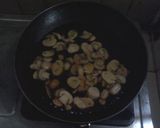 Foto langkah ke 2 dari resep Tumis Saus Jamur.
