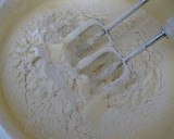 Foto langkah ke 3 dari resep Bolu Gulung Abon.
