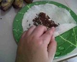 Foto langkah ke 3 dari resep Lumpia pisang cokelat.