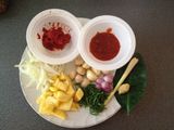 ROTI CANE SAUS AYAM ASAM PEDAS