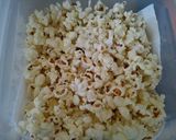 Foto langkah ke 3 dari resep Popcorn Rumahan.
