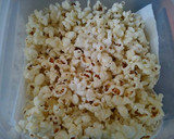 Foto langkah ke 3 dari resep Popcorn Rumahan.