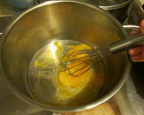 Foto langkah ke 1 dari resep Roti Bakar Salut Telur.