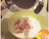 Foto langkah ke 3 dari resep Pudding Busa Strawberry.