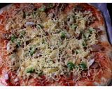 Foto langkah ke 5 dari resep Pizza Sosis Kornet.