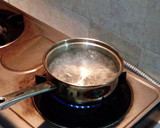 Foto langkah ke 2 dari resep Simple Hot Chocolate.