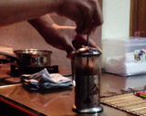 Foto langkah ke 3 dari resep Simple Hot Chocolate.