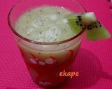 Foto langkah ke 2 dari resep Blewah Lemon Kiwi Smoothie.