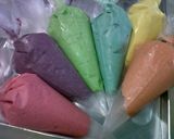 Foto langkah ke 5 dari resep Lidah Kucing Rainbow.