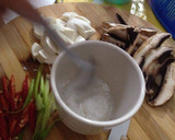 Foto langkah ke 6 dari resep Sup Ayam Asam Manis.