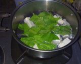 Foto langkah ke 3 dari resep Vegetable and Tofu Soup.