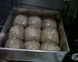 Foto langkah ke 9 dari resep Roti Sobek Ubi Ungu.