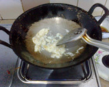 Foto langkah ke 4 dari resep Mie Goreng Soteja (Sosis Telur Jamur).
