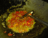 Foto langkah ke 3 dari resep Bihun superior spesial Pedas tabur keju.