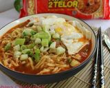 Foto langkah ke 4 dari resep Mie Ramen Telur Kari Pedas.