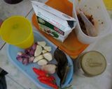 Foto langkah ke 1 dari resep Tumis Kangkung Kuah Santan.
