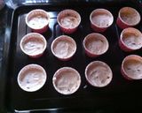 Foto langkah ke 3 dari resep OreoCheeseElmoRed-WhiteCupcakes.