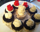 Foto langkah ke 8 dari resep OreoCheeseElmoRed-WhiteCupcakes.