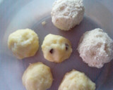 Foto langkah ke 3 dari resep Bola bola tape coklat.