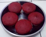 Foto langkah ke 9 dari resep Red Velvet Cupcake.