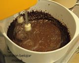 Foto langkah ke 7 dari resep Chocolate Apple Dessert Cake.