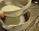 Foto langkah ke 8 dari resep Chocolate Apple Dessert Cake.