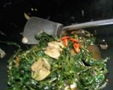 Foto langkah ke 4 dari resep TUMIS KANGKUNG ORIENTAL.